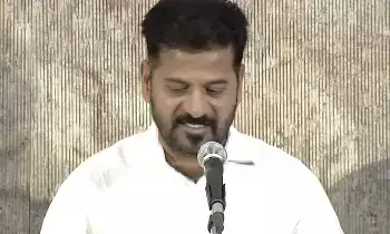 Telangana Municipal Elections: తెలంగాణ మున్సిపల్ ఎన్నికలు: ప్రతి ఓటరూ పోలింగ్ కేంద్రానికి రావాలి.. నేతలతో సీఎం రేవంత్ రెడ్డి సమీక్ష Telangana Municipal Elections: తెలంగాణ మున్సిపల్ ఎన్నికలు: ప్రతి ఓటరూ పోలింగ్ కేంద్రానికి రావాలి.. నేతలతో సీఎం రేవంత్ రెడ్డి సమీక్ష