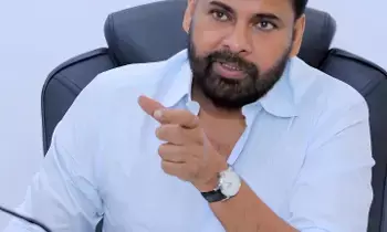Deputy CM Pawan Kalyan Warns: అధికారులు ఉదాసీనత చూపకూడదు: డిప్యూటీ సీఎం పవన్ కళ్యాణ్ Deputy CM Pawan Kalyan Warns: అధికారులు ఉదాసీనత చూపకూడదు: డిప్యూటీ సీఎం పవన్ కళ్యాణ్
