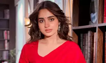 Ayesha Khan: షూటింగ్ కష్టాలను చెప్పుకున్న ఆయేషా ఖాన్: ప్రశంసల కంటే విమర్శలే ఎక్కువ! Ayesha Khan: షూటింగ్ కష్టాలను చెప్పుకున్న ఆయేషా ఖాన్: ప్రశంసల కంటే విమర్శలే ఎక్కువ!