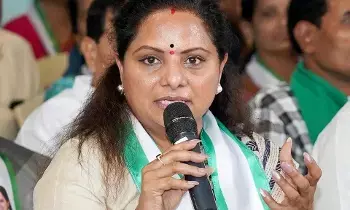 Kavitha Slams Government: కవిత ఆగ్రహం: మున్సిపల్ ఎన్నికలు, ప్రభుత్వ విధానాలపై తీవ్ర విమర్శలు.. సీఎం నిజాలు చెప్పాలి! Kavitha Slams Government: కవిత ఆగ్రహం: మున్సిపల్ ఎన్నికలు, ప్రభుత్వ విధానాలపై తీవ్ర విమర్శలు.. సీఎం నిజాలు చెప్పాలి!