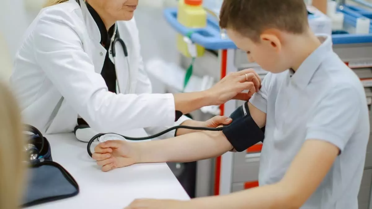 High Blood Pressure in Children: ఈ లక్షణాలు ఉంటే.. పిల్లల్లో బీపీ ఉన్నట్టే.. High Blood Pressure in Children: ఈ లక్షణాలు ఉంటే.. పిల్లల్లో బీపీ ఉన్నట్టే..