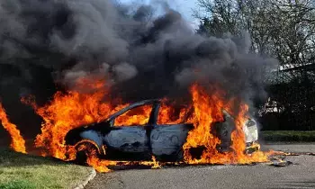 EV Safety Alert : ఎలక్ట్రిక్ కార్లలో మంటలు ఎందుకు వస్తాయి? ఈ 5 జాగ్రత్తలు తప్పనిసరి EV Safety Alert : ఎలక్ట్రిక్ కార్లలో మంటలు ఎందుకు వస్తాయి? ఈ 5 జాగ్రత్తలు తప్పనిసరి
