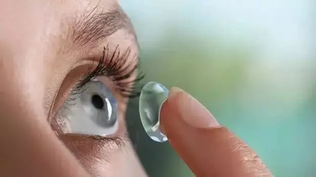Contact Lenses Harmful to Your Eyes: కాంటాక్ట్ లెన్స్ వాడితే కంటికి ప్రమాదమా.? Contact Lenses Harmful to Your Eyes: కాంటాక్ట్ లెన్స్ వాడితే కంటికి ప్రమాదమా.?