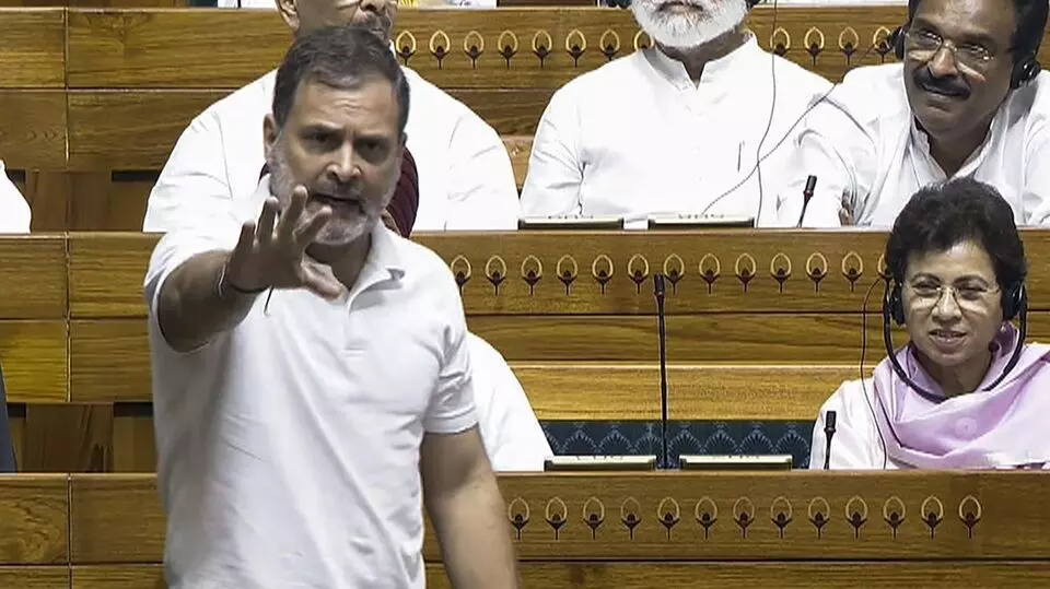 Rahul Gandhi: మన డేటాను విదేశీ శక్తులకు అప్పగిస్తున్న మోదీ ప్రభుత్వం: రాహుల్ ఆరోపణ Rahul Gandhi: మన డేటాను విదేశీ శక్తులకు అప్పగిస్తున్న మోదీ ప్రభుత్వం: రాహుల్ ఆరోపణ