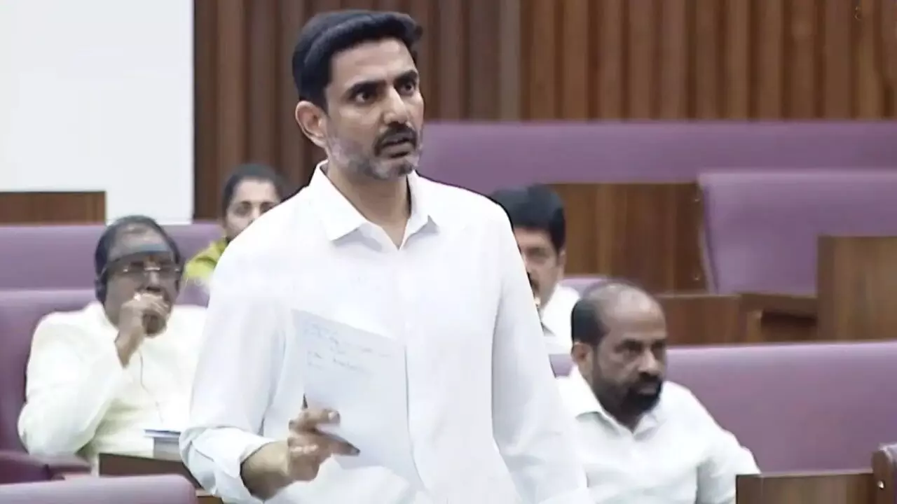 Minister Lokesh Slams YSRCP: ఏపీ అసెంబ్లీ బడ్జెట్ సమావేశాలు: వైకాపా పాలనపై మంత్రి లోకేశ్ తీవ్ర విమర్శలు.. విద్యాసంస్థల్లో వసతులకు ప్రతిపాదనలు Minister Lokesh Slams YSRCP: ఏపీ అసెంబ్లీ బడ్జెట్ సమావేశాలు: వైకాపా పాలనపై మంత్రి లోకేశ్ తీవ్ర విమర్శలు.. విద్యాసంస్థల్లో వసతులకు ప్రతిపాదనలు