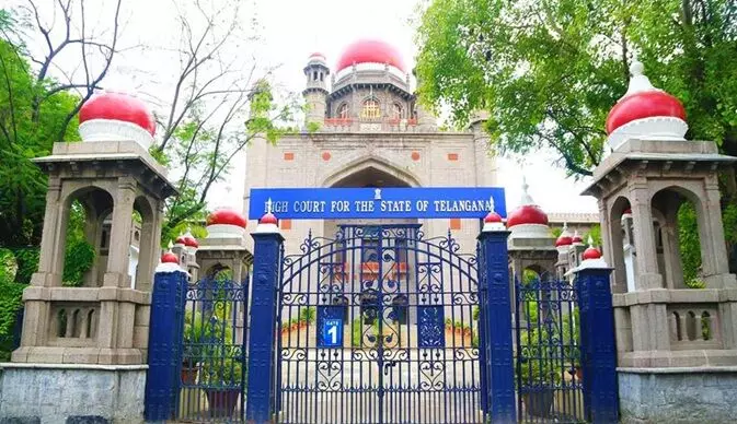High Court Fires: హైడ్రా కూల్చివేతలపై హైకోర్టు ప్రశ్నల వర్షం! High Court Fires: హైడ్రా కూల్చివేతలపై హైకోర్టు ప్రశ్నల వర్షం!