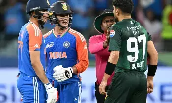 Pak Media’s Over-Smart Move Backfires: పాక్ మీడియా అతి తెలివి.. రాజీవ్ శుక్లా ఫేక్ వీడియోతో దొరికిపోయారు Pak Media’s Over-Smart Move Backfires: పాక్ మీడియా అతి తెలివి.. రాజీవ్ శుక్లా ఫేక్ వీడియోతో దొరికిపోయారు