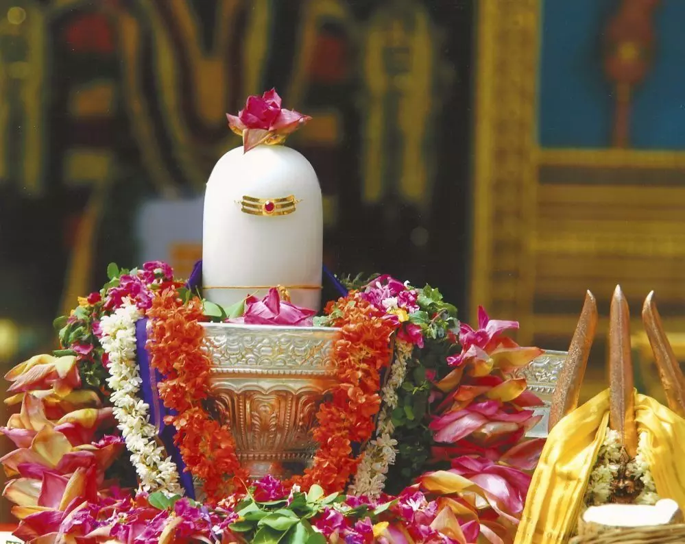 Lord Shiva Worshipped in the Form of a Lingam: శివుడు లింగాకారంలో ఎందుకు ఉంటాడు.? Lord Shiva Worshipped in the Form of a Lingam: శివుడు లింగాకారంలో ఎందుకు ఉంటాడు.?