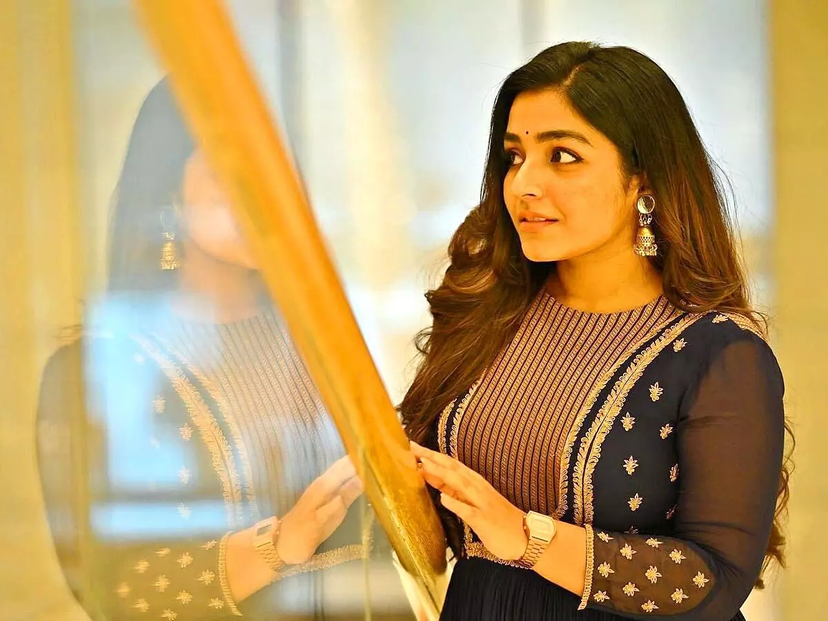 Heroine Rajisha Vijayan: ఓన్లీ ఇన్ స్టా..నేను వాట్సప్ వాడను.. Heroine Rajisha Vijayan: ఓన్లీ ఇన్ స్టా..నేను వాట్సప్ వాడను..