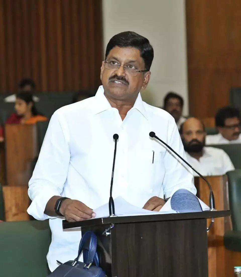 AP Budget 2026–27: ఏపీ బడ్జెట్ 2026-27: రూ.3,32,205 కోట్లతో భారీ బడ్జెట్ ప్రవేశపెట్టిన ఆర్థిక మంత్రి పయ్యావుల కేశవ్ AP Budget 2026–27: ఏపీ బడ్జెట్ 2026-27: రూ.3,32,205 కోట్లతో భారీ బడ్జెట్ ప్రవేశపెట్టిన ఆర్థిక మంత్రి పయ్యావుల కేశవ్