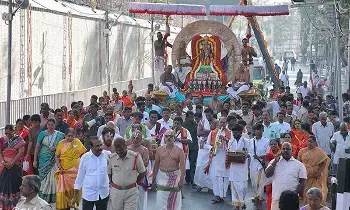 Sri Kalyana Venkateswara Swamy Brahmotsavam: సూర్య ప్రభ వాహనంపై శ్రీ సూర్యనారాయణస్వామి అభయం Sri Kalyana Venkateswara Swamy Brahmotsavam: సూర్య ప్రభ వాహనంపై శ్రీ సూర్యనారాయణస్వామి అభయం