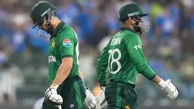 T20 World Cup 2026: పాక్ అరుదైన రికార్డు.. 18 ఓవర్ల పాటు స్పిన్ బౌలింగ్ T20 World Cup 2026: పాక్ అరుదైన రికార్డు.. 18 ఓవర్ల పాటు స్పిన్ బౌలింగ్