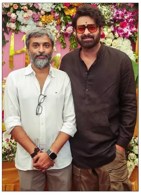 Prabhas Injured: షూటింగ్ లో గాయపడ్డ ప్రభాస్.. ట్రోలర్లకు ఫ్యాన్స్ కౌంటర్.. Prabhas Injured: షూటింగ్ లో గాయపడ్డ ప్రభాస్.. ట్రోలర్లకు ఫ్యాన్స్ కౌంటర్..