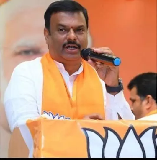 Madhav Demands Probe: మాధవ్: వైకాపా హయాంలో ఇళ్ల పట్టాలపై విచారణ జరగాలి Madhav Demands Probe: మాధవ్: వైకాపా హయాంలో ఇళ్ల పట్టాలపై విచారణ జరగాలి
