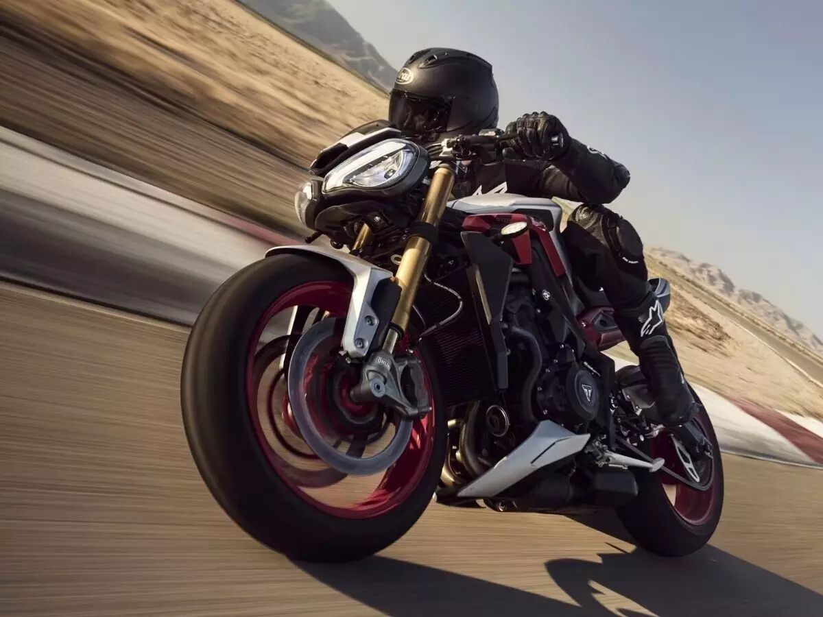 Triumph Street Triple RX : ట్రయింఫ్ స్ట్రీట్ ట్రిపుల్ RX బుకింగ్స్ షురూ..ఫీచర్లు చూస్తే మైండ్ బ్లాక్ అవ్వాల్సిందే Triumph Street Triple RX : ట్రయింఫ్ స్ట్రీట్ ట్రిపుల్ RX బుకింగ్స్ షురూ..ఫీచర్లు చూస్తే మైండ్ బ్లాక్ అవ్వాల్సిందే