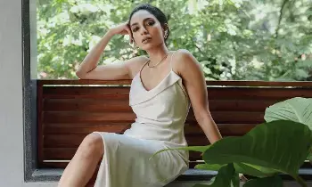 Sobhita Dhulipala: ప్రచారం కంటే ప్రశాంతతే ముఖ్యం: శోభిత ధూళిపాళ Sobhita Dhulipala: ప్రచారం కంటే ప్రశాంతతే ముఖ్యం: శోభిత ధూళిపాళ