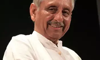 Senior Congress Leader Mani Shankar Aiyar: పినరయి విజయన్ ప్రభుత్వం అధికారంలోకి రానుంది- కాంగ్రెస్ సీనియర్ నేత మణిశంకర్ అయ్యర్ Senior Congress Leader Mani Shankar Aiyar: పినరయి విజయన్ ప్రభుత్వం అధికారంలోకి రానుంది- కాంగ్రెస్ సీనియర్ నేత మణిశంకర్ అయ్యర్
