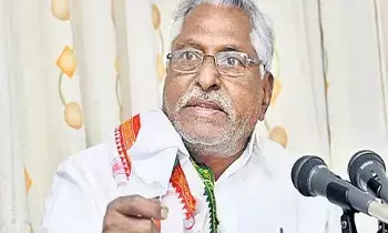 Senior Congress Leader Jeevan Reddy: వలసవాదికి జగిత్యాల పురపాలక ఛైర్పర్సన్ పదవి ఇవ్వడం తీవ్ర అన్యాయం- కాంగ్రెస్ సీనియర్ నేత జీవన్రెడ్డి తీవ్ర అసంతృప్తి Senior Congress Leader Jeevan Reddy: వలసవాదికి జగిత్యాల పురపాలక ఛైర్పర్సన్ పదవి ఇవ్వడం తీవ్ర అన్యాయం- కాంగ్రెస్ సీనియర్ నేత జీవన్రెడ్డి తీవ్ర అసంతృప్తి