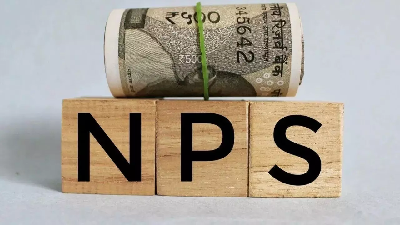 NPS : రిటైర్మెంట్ పొదుపులోనే హెల్త్ ఇన్సూరెన్స్.. పీఎఫ్ఆర్డీఏ కొత్త మాస్టర్ ప్లాన్ NPS : రిటైర్మెంట్ పొదుపులోనే హెల్త్ ఇన్సూరెన్స్.. పీఎఫ్ఆర్డీఏ కొత్త మాస్టర్ ప్లాన్