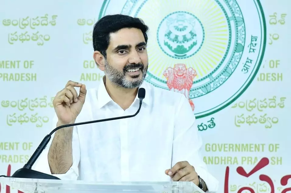 Minister Nara Lokesh: భారత్-పాకిస్తాన్ క్రికెట్ మ్యాచ్కు తాను సొంత డబ్బుతోనే వెళ్లా: మంత్రి నారా లోకేశ్ Minister Nara Lokesh: భారత్-పాకిస్తాన్ క్రికెట్ మ్యాచ్కు తాను సొంత డబ్బుతోనే వెళ్లా: మంత్రి నారా లోకేశ్