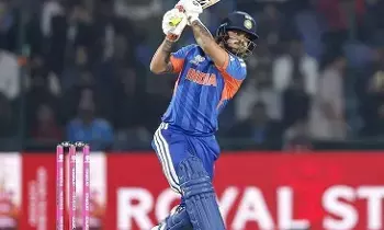 ICC Rankings: టీ20 క్రికెట్లో టీమ్ఇండియా విశ్వరూపం: ఐసీసీ ర్యాంకింగ్స్లో మనోళ్లదే హవా! ICC Rankings: టీ20 క్రికెట్లో టీమ్ఇండియా విశ్వరూపం: ఐసీసీ ర్యాంకింగ్స్లో మనోళ్లదే హవా!
