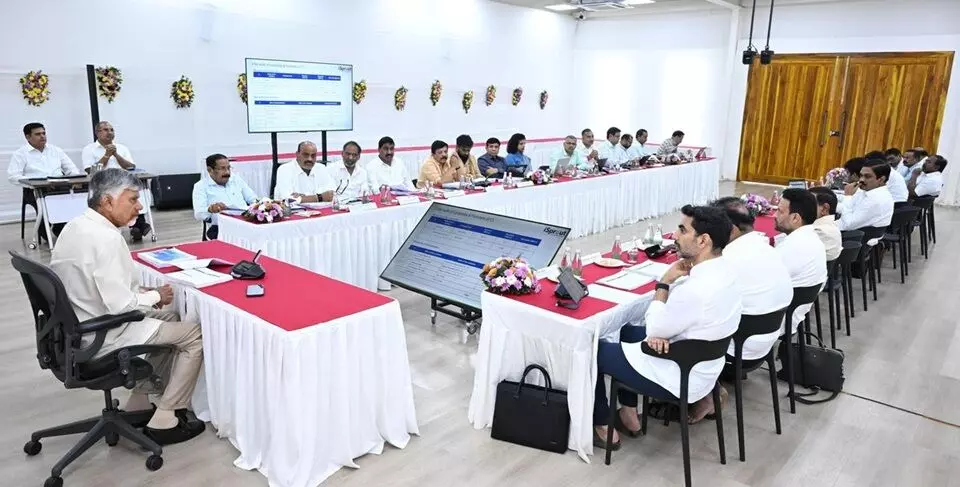 CM Chandrababu: ముఖ్యమంత్రి చంద్రబాబు అధ్యక్షతన 15వ ఎస్ఐపీబీ సమావేశం: రూ.29,018 కోట్ల పెట్టుబడులకు ఆమోదం.. 22,407 మందికి ఉపాధి అవకాశాలు CM Chandrababu: ముఖ్యమంత్రి చంద్రబాబు అధ్యక్షతన 15వ ఎస్ఐపీబీ సమావేశం: రూ.29,018 కోట్ల పెట్టుబడులకు ఆమోదం.. 22,407 మందికి ఉపాధి అవకాశాలు