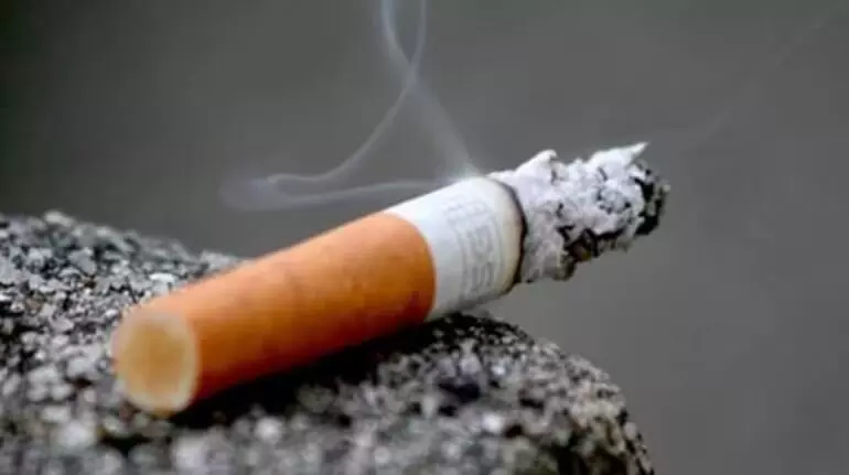 Cigarette Prices : పొగరాయుళ్లకు షాక్.. ఆకాశమే హద్దుగా పెరిగిన సిగరెట్ ధరలు Cigarette Prices : పొగరాయుళ్లకు షాక్.. ఆకాశమే హద్దుగా పెరిగిన సిగరెట్ ధరలు