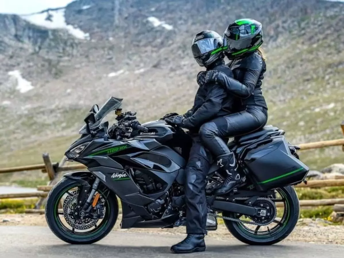 Kawasaki Ninja 1100SX : సూపర్ బైక్ కొనాలనుకుంటున్నారా? నింజా 1100SX పై భారీ డిస్కౌంట్ Kawasaki Ninja 1100SX : సూపర్ బైక్ కొనాలనుకుంటున్నారా? నింజా 1100SX పై భారీ డిస్కౌంట్