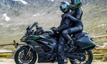 Kawasaki Ninja 1100SX : సూపర్ బైక్ కొనాలనుకుంటున్నారా? నింజా 1100SX పై భారీ డిస్కౌంట్ Kawasaki Ninja 1100SX : సూపర్ బైక్ కొనాలనుకుంటున్నారా? నింజా 1100SX పై భారీ డిస్కౌంట్