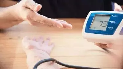 Say Goodbye to BP Medicines: బీపీ మందులకు స్వస్తి పలకండి.. అధిక రక్తపోటును నయం చేసే ఆయుర్వేద రహస్యాలివే.. Say Goodbye to BP Medicines: బీపీ మందులకు స్వస్తి పలకండి.. అధిక రక్తపోటును నయం చేసే ఆయుర్వేద రహస్యాలివే..