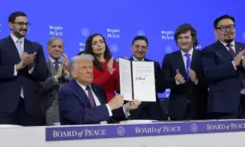 Pakistan PM Sharif Showers Praise on Trump: పాక్ ప్రధాని షరీఫ్ నుంచి ట్రంప్కు ప్రశంసల వర్షం.. శాంతి సదస్సులో ఆసక్తికర ఘటన Pakistan PM Sharif Showers Praise on Trump: పాక్ ప్రధాని షరీఫ్ నుంచి ట్రంప్కు ప్రశంసల వర్షం.. శాంతి సదస్సులో ఆసక్తికర ఘటన