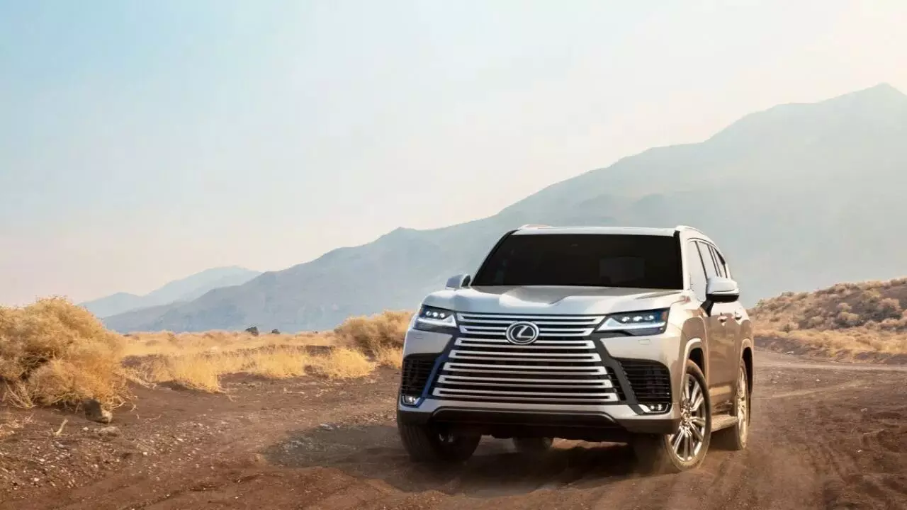 Lexus LX India Recall : ఖరీదైన కారులో సాంకేతిక లోపం.. ఇండియాలో లెక్సస్ LX ఎస్యూవీల రీకాల్ Lexus LX India Recall : ఖరీదైన కారులో సాంకేతిక లోపం.. ఇండియాలో లెక్సస్ LX ఎస్యూవీల రీకాల్