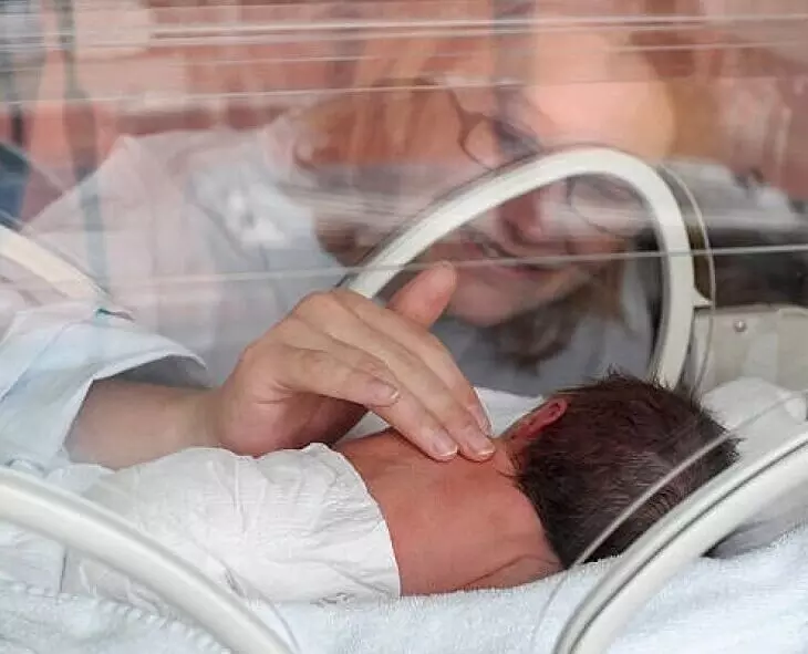 Care for Premature Babies: ప్రీ మెచ్యూర్ బేబీల సంరక్షణ ఇలా.. Care for Premature Babies: ప్రీ మెచ్యూర్ బేబీల సంరక్షణ ఇలా..