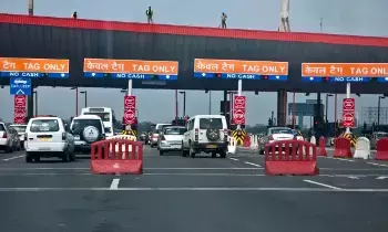 Toll Plaza : ఏప్రిల్ 1 నుంచి టోల్ ప్లాజాల వద్ద నగదుకు నో ఎంట్రీ.. ఫాస్టాగ్ లేకపోతే షాక్ తప్పదు Toll Plaza : ఏప్రిల్ 1 నుంచి టోల్ ప్లాజాల వద్ద నగదుకు నో ఎంట్రీ.. ఫాస్టాగ్ లేకపోతే షాక్ తప్పదు