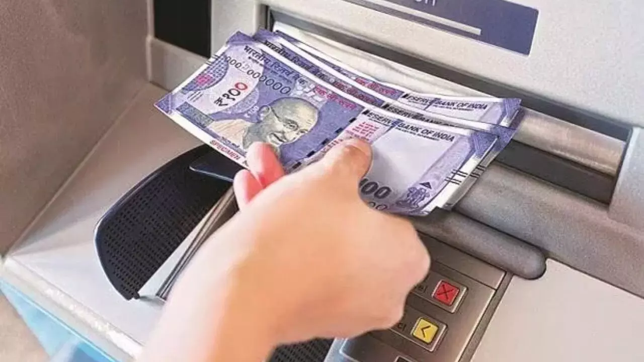 ATM : బ్యాంకింగ్ రంగంలో కొత్త విప్లవం.. డెబిట్ కార్డు లేకుండానే ఏటీఎం నుంచి డబ్బులు విత్ డ్రా ATM : బ్యాంకింగ్ రంగంలో కొత్త విప్లవం.. డెబిట్ కార్డు లేకుండానే ఏటీఎం నుంచి డబ్బులు విత్ డ్రా