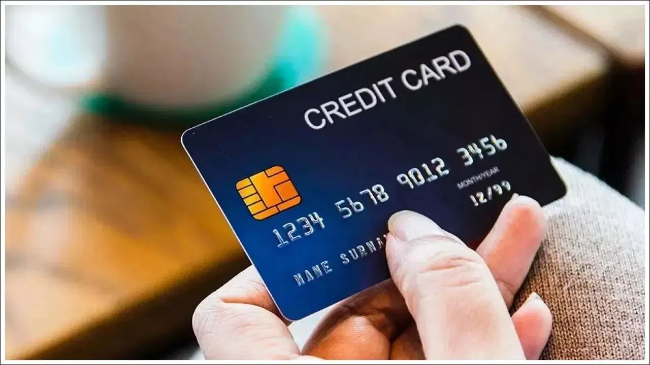 Credit Card : మినిమం డ్యూ కడుతున్నారా? అయితే మీరు అప్పుల ఊబిలో పడ్డట్టే.. అసలు నిజాలు ఇవే Credit Card : మినిమం డ్యూ కడుతున్నారా? అయితే మీరు అప్పుల ఊబిలో పడ్డట్టే.. అసలు నిజాలు ఇవే