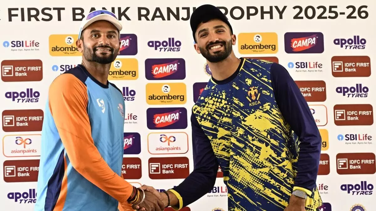Ranji Trophy Final: రంజీ ఫైనల్ సమరం.. టాస్ గెలిచిన జమ్మూకశ్మీర్ Ranji Trophy Final: రంజీ ఫైనల్ సమరం.. టాస్ గెలిచిన జమ్మూకశ్మీర్