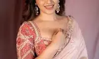 Filmfare Event: ఫిలింఫేర్ వేడుకలో అంజలికి చేదు అనుభవం.. నిర్వాహకులపై నిహారిక ఫైర్.. Filmfare Event: ఫిలింఫేర్ వేడుకలో అంజలికి చేదు అనుభవం.. నిర్వాహకులపై నిహారిక ఫైర్..