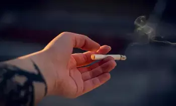 Smoking Really Reduce Stress: సిగరెట్ తాగితే ఒత్తిడి తగ్గుతుందా? ఇది నిజమా లేక భ్రమా? నిపుణులు ఏం చెబుతున్నారు.. Smoking Really Reduce Stress: సిగరెట్ తాగితే ఒత్తిడి తగ్గుతుందా? ఇది నిజమా లేక భ్రమా? నిపుణులు ఏం చెబుతున్నారు..