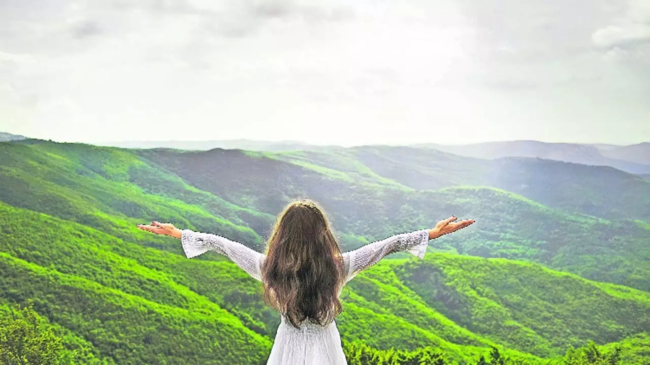 Happiness Secrets: ఆనందంగా ఉండాలంటే..ఇవి తప్పకుండా పాటించాలి Happiness Secrets: ఆనందంగా ఉండాలంటే..ఇవి తప్పకుండా పాటించాలి