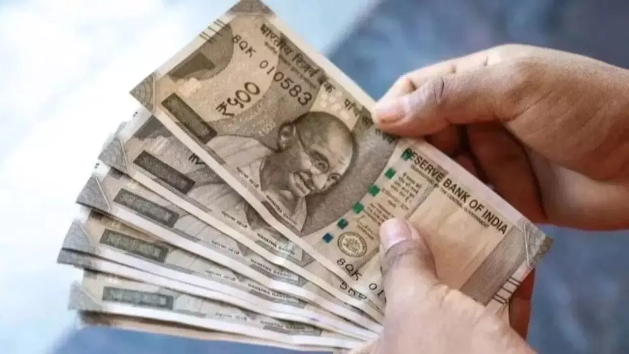 Salary Hike : ప్రైవేట్ ఉద్యోగులకు జీతాల పండుగ.. 2026లో 9.1% ఇంక్రిమెంట్లు ఖాయం Salary Hike : ప్రైవేట్ ఉద్యోగులకు జీతాల పండుగ.. 2026లో 9.1% ఇంక్రిమెంట్లు ఖాయం