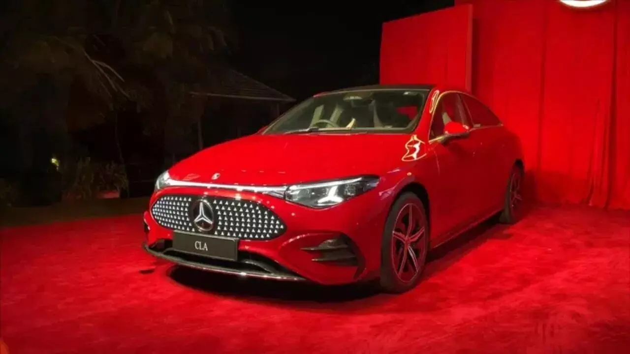 Mercedes-Benz CLA : 20 నిమిషాల ఛార్జింగ్తో 400 కి.మీ ప్రయాణం.. మెర్సిడెస్ సరికొత్త ఎలక్ట్రిక్ మాయాజాలం Mercedes-Benz CLA : 20 నిమిషాల ఛార్జింగ్తో 400 కి.మీ ప్రయాణం.. మెర్సిడెస్ సరికొత్త ఎలక్ట్రిక్ మాయాజాలం