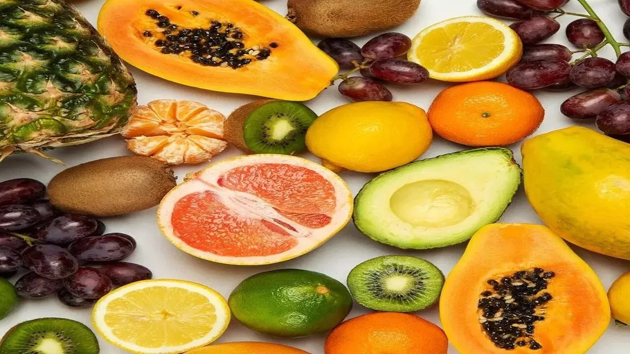 Throwing Away Fruit Peels: పండ్ల తొక్క తీసి పారేస్తున్నారా? అయితే ఈ అద్భుత ప్రయోజనాలు కోల్పోయినట్టే.. Throwing Away Fruit Peels: పండ్ల తొక్క తీసి పారేస్తున్నారా? అయితే ఈ అద్భుత ప్రయోజనాలు కోల్పోయినట్టే..