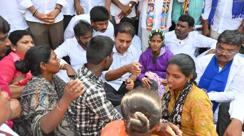 Kummera Incident: కుమ్మెర ఘటన: నిందితులకు ఎలాంటి పార్టీ అండా లేకుండా కఠిన శిక్ష విధించాలి - కేటీఆర్ డిమాండ్ Kummera Incident: కుమ్మెర ఘటన: నిందితులకు ఎలాంటి పార్టీ అండా లేకుండా కఠిన శిక్ష విధించాలి - కేటీఆర్ డిమాండ్
