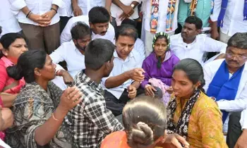 Kummera Incident: కుమ్మెర ఘటన: నిందితులకు ఎలాంటి పార్టీ అండా లేకుండా కఠిన శిక్ష విధించాలి - కేటీఆర్ డిమాండ్ Kummera Incident: కుమ్మెర ఘటన: నిందితులకు ఎలాంటి పార్టీ అండా లేకుండా కఠిన శిక్ష విధించాలి - కేటీఆర్ డిమాండ్