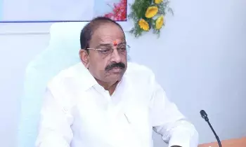 Minister Thummala Nageswara Rao: మార్కెట్ యార్డుల్లో మౌలిక వసతుల మెరుగుదలపై ప్రత్యేక దృష్టి – మంత్రి తుమ్మల నాగేశ్వరరావు Minister Thummala Nageswara Rao: మార్కెట్ యార్డుల్లో మౌలిక వసతుల మెరుగుదలపై ప్రత్యేక దృష్టి – మంత్రి తుమ్మల నాగేశ్వరరావు