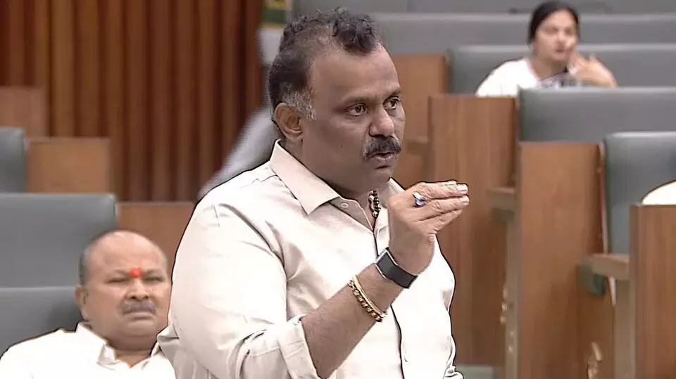 Revenue Minister Angani Satya Prasad: వైకాపా పాలితంలో ఫ్రీహోల్డ్ దుర్వినియోగాలు: 13 లక్షల ఎకరాల అక్రమ ఆక్రమణలపై ఎమ్మెల్యేలు ఆందోళన Revenue Minister Angani Satya Prasad: వైకాపా పాలితంలో ఫ్రీహోల్డ్ దుర్వినియోగాలు: 13 లక్షల ఎకరాల అక్రమ ఆక్రమణలపై ఎమ్మెల్యేలు ఆందోళన