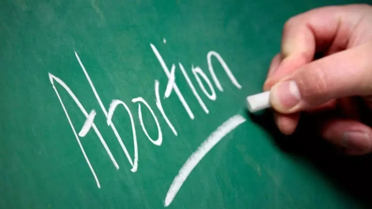 Recovering After a Miscarriage: గర్భస్రావం తర్వాత త్వరగా కోలుకోవాలా? ఈ పొరపాట్లు అస్సలు చేయకండి Recovering After a Miscarriage: గర్భస్రావం తర్వాత త్వరగా కోలుకోవాలా? ఈ పొరపాట్లు అస్సలు చేయకండి