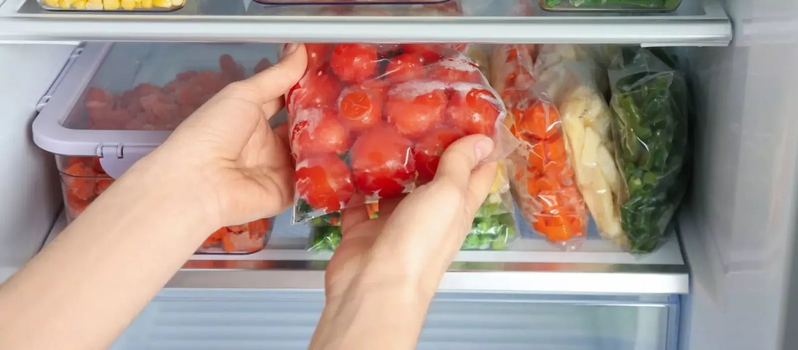 Refrigerator Can Be Harmful: జాగ్రత్త: ఈ వస్తువులను ఫ్రిజ్లో పెడుతున్నారా? అయితే వెంటనే ఆపేయండి! Refrigerator Can Be Harmful: జాగ్రత్త: ఈ వస్తువులను ఫ్రిజ్లో పెడుతున్నారా? అయితే వెంటనే ఆపేయండి!