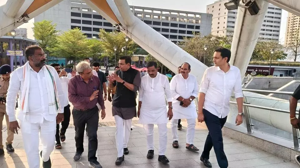 Minister Vakiti Srihari: సబర్మతి నది ప్రక్షాళనలో 10 వేల మందిని తరలించారు: తెలంగాణ నాయకులు వెల్లడి Minister Vakiti Srihari: సబర్మతి నది ప్రక్షాళనలో 10 వేల మందిని తరలించారు: తెలంగాణ నాయకులు వెల్లడి